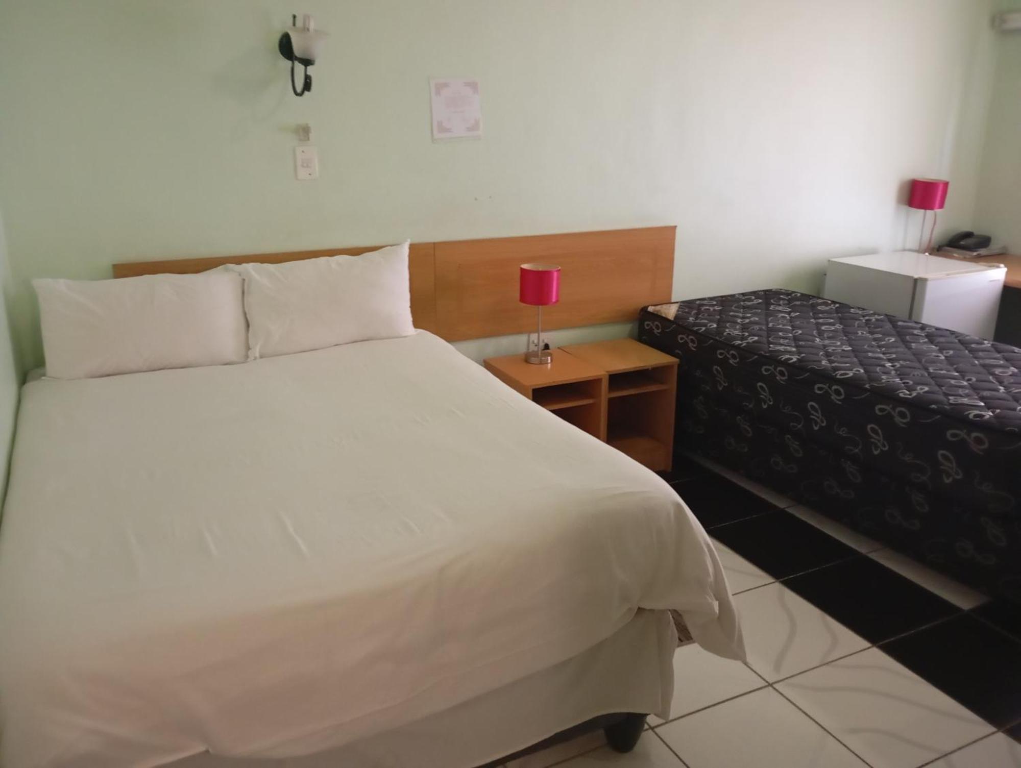 Brackendene Lodge 가보로네 외부 사진
