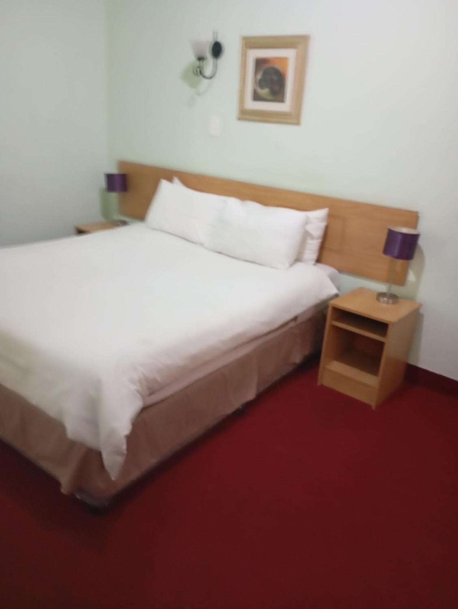 Brackendene Lodge 가보로네 외부 사진
