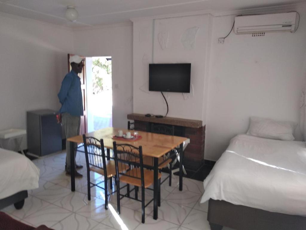 Brackendene Lodge 가보로네 외부 사진